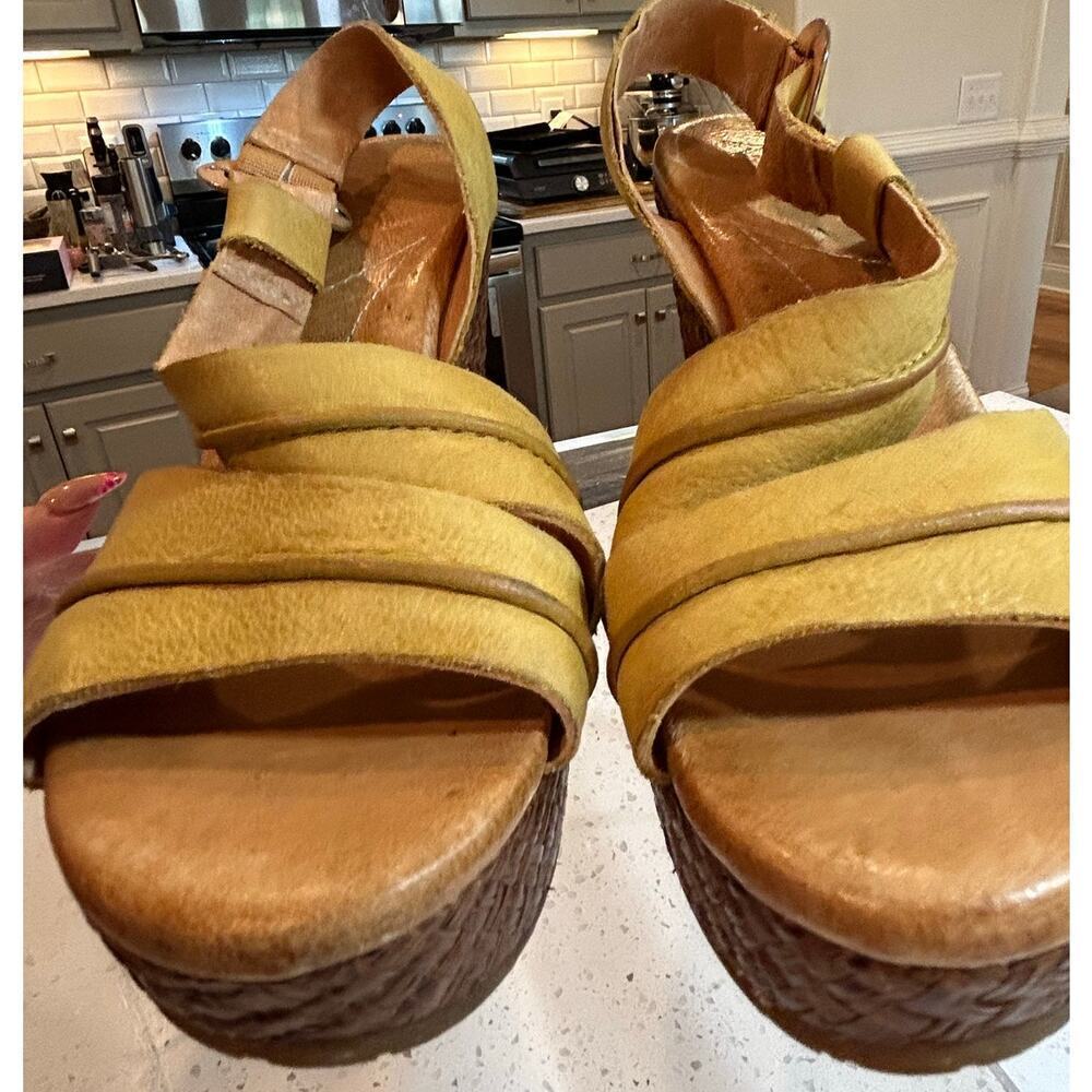 Naya Yellow Leather Strappy Brown Woven Platform Sandals - Size 7 - Picture 2 of 4